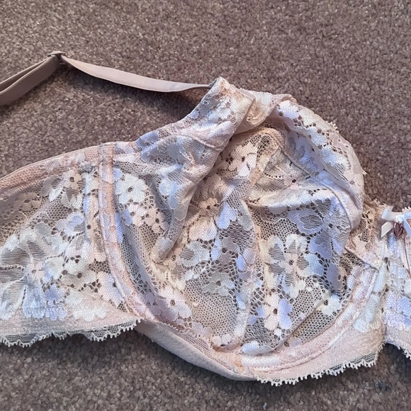 Victoria’s Secret Bra Set! Never worn! - Picture 4 of 4